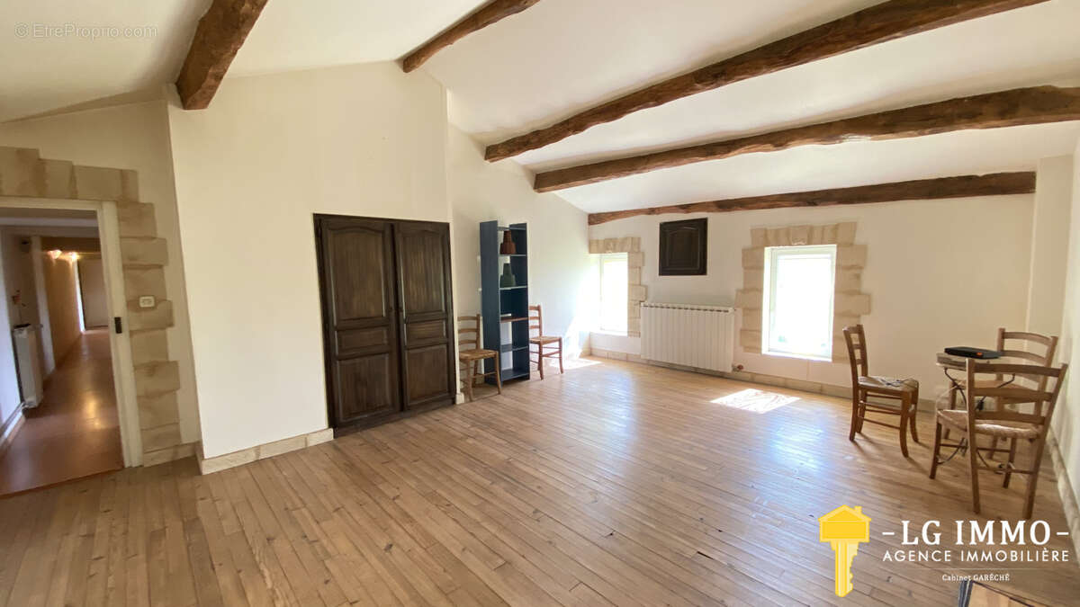 Longère avec dépendances, garages 300 m2, jardin, proche estuaire - photo 14
