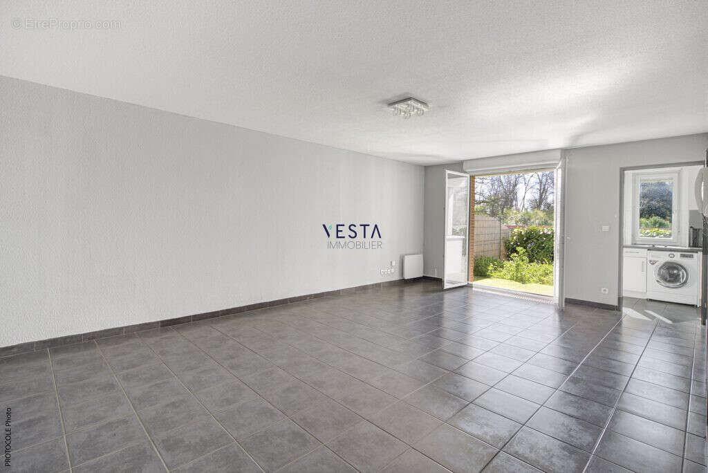 Appartement à FONBEAUZARD