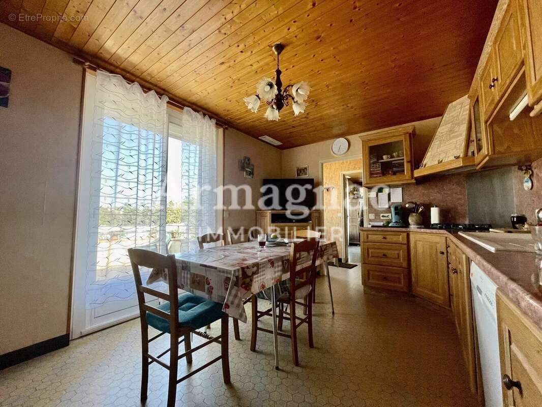 Maison à VALENCE-SUR-BAISE