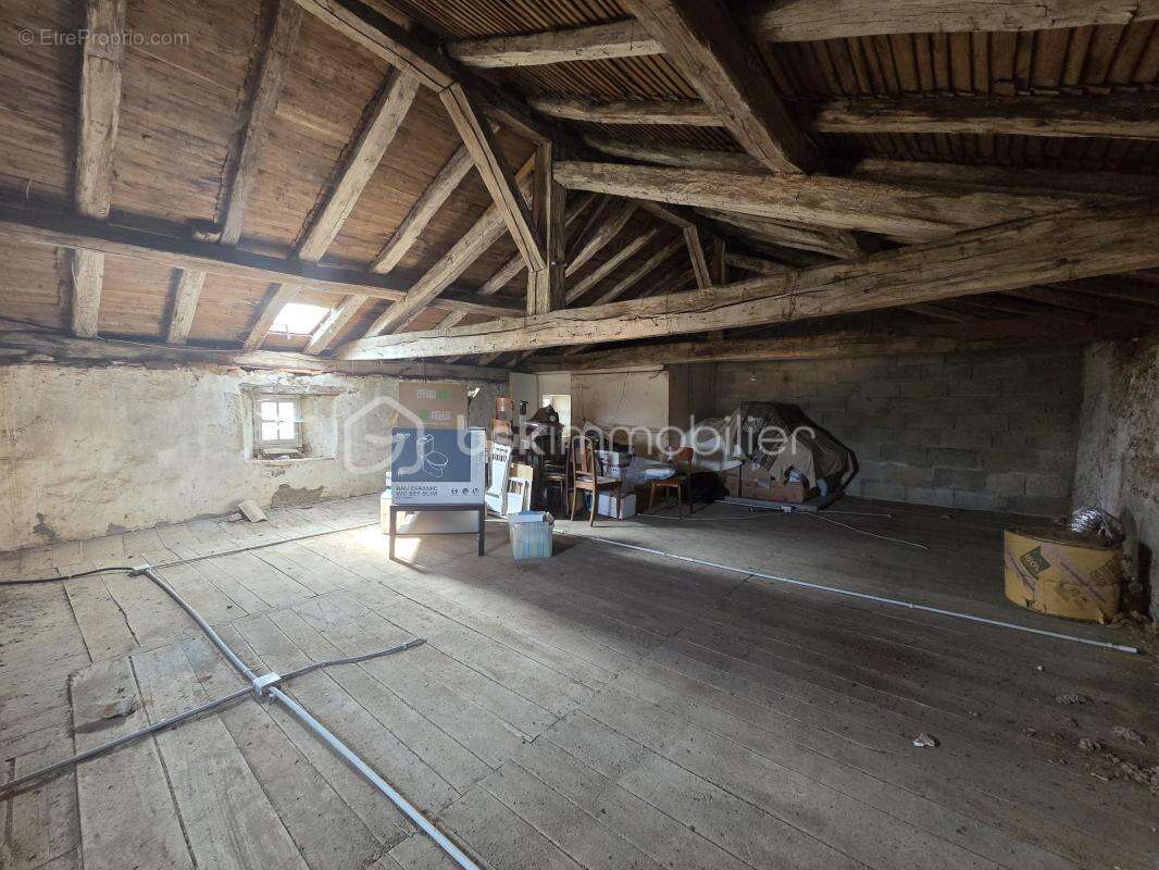 Maison à LIMALONGES