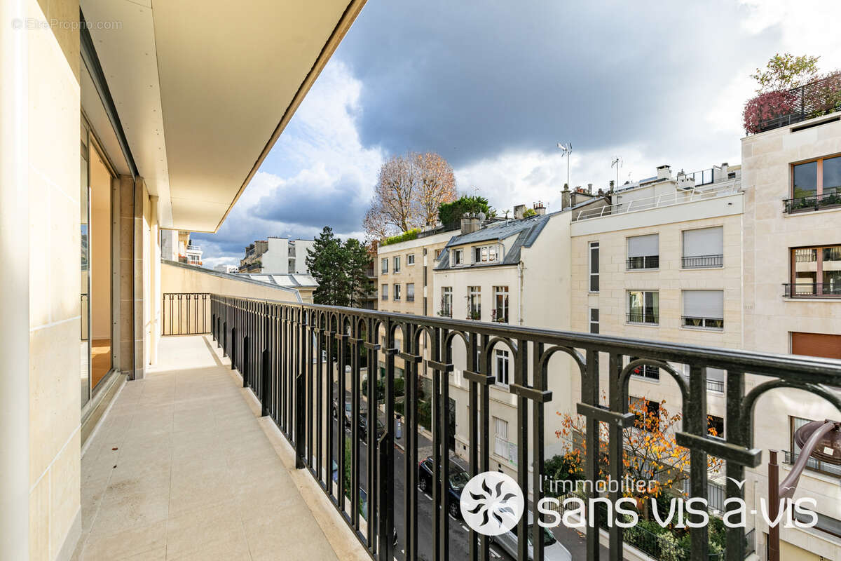 Appartement à NEUILLY-SUR-SEINE