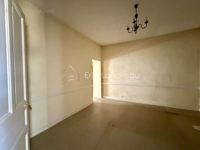 Élégante bâtisse de maître à réinventer   Adresse de choix en cœur de ville - photo 5