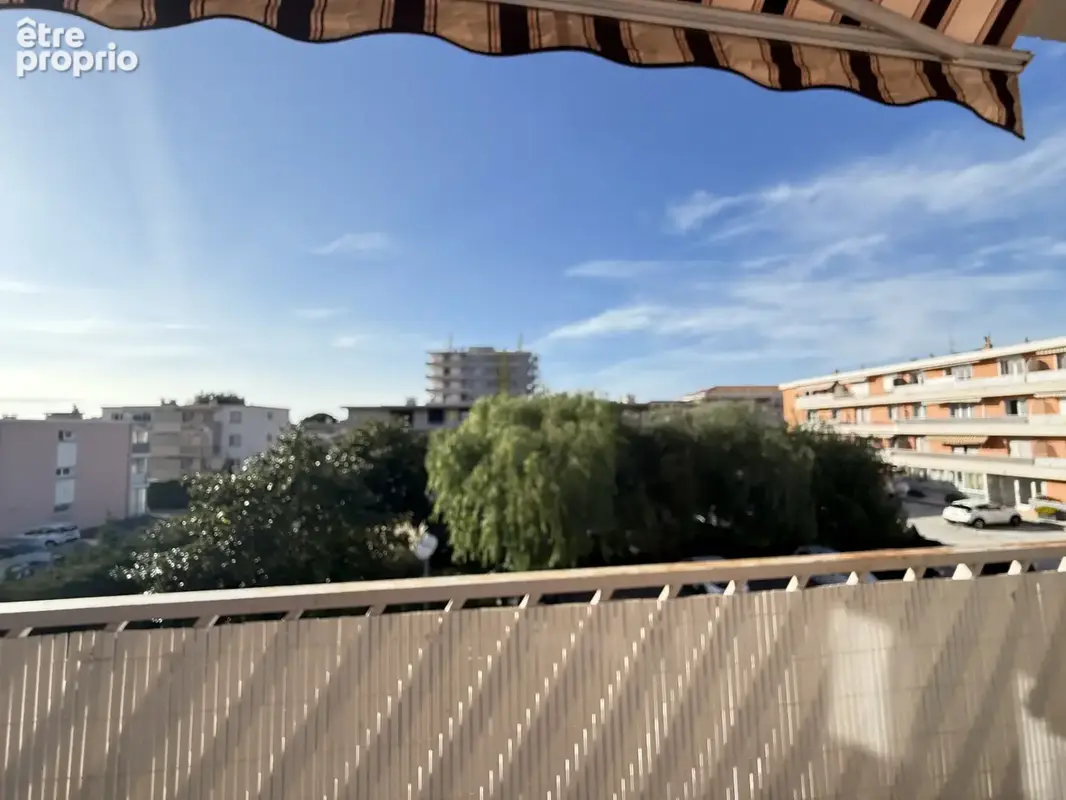 Sanary sur mer au calme proche centre t3 renove au 2éme et dernier etage parking - photo 11