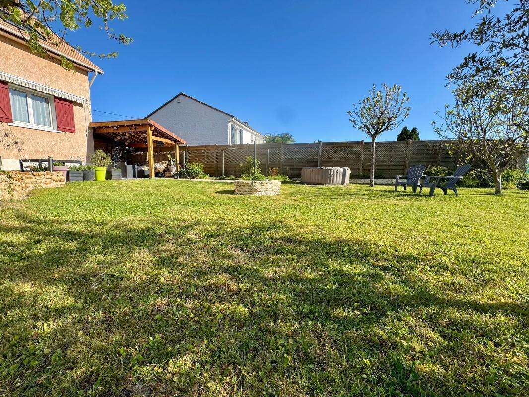 Maison à LEUDEVILLE