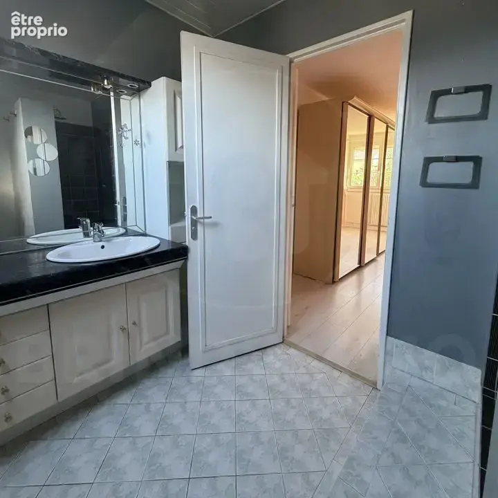 Maison familiale de 4 chambres - quartier port sud à breuillet - photo 10