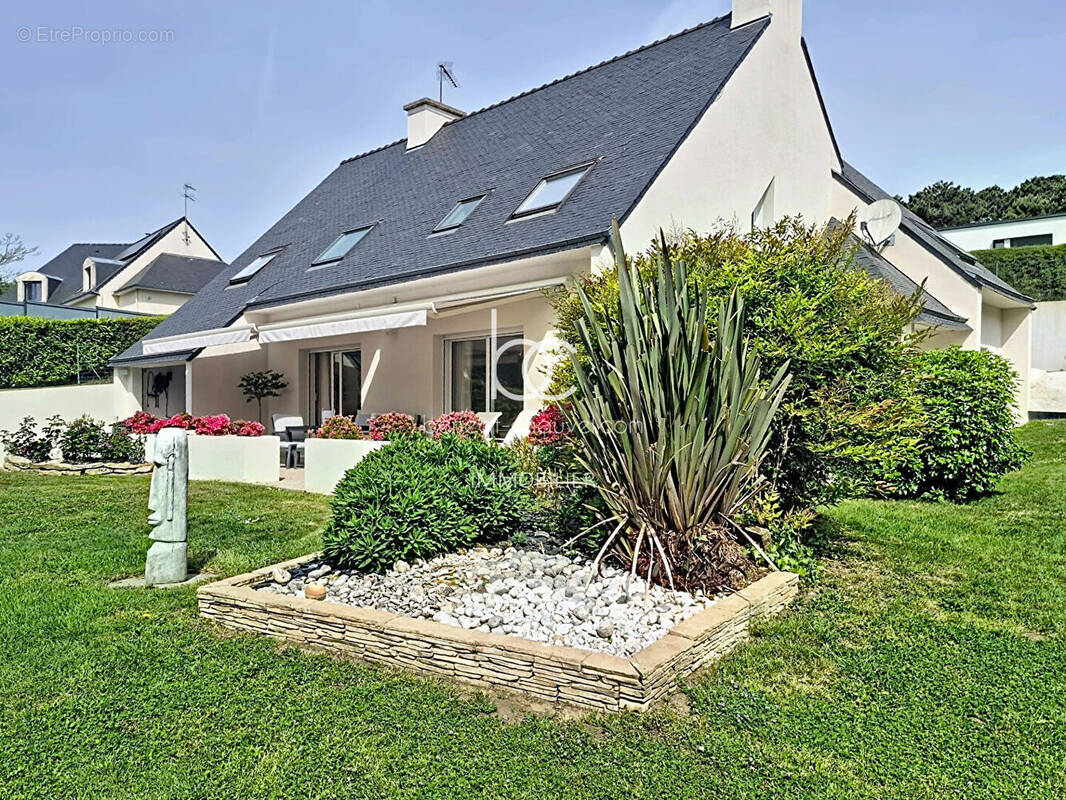 Maison à SAINT-AVE