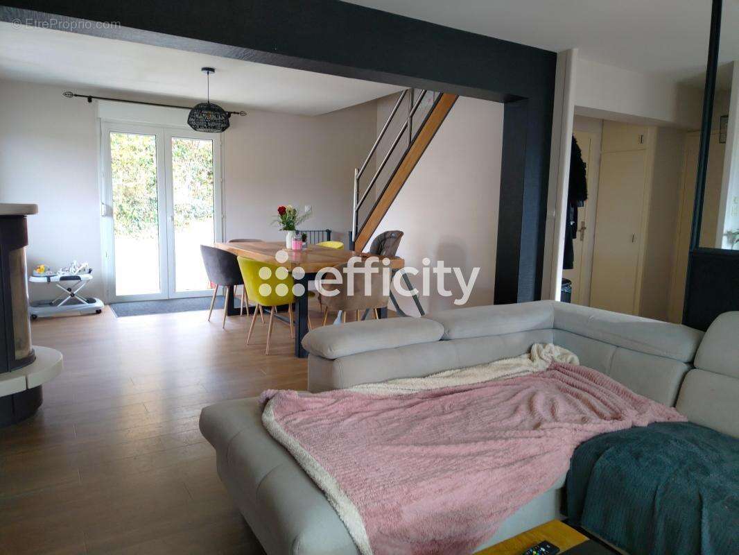 Maison à MOON-SUR-ELLE