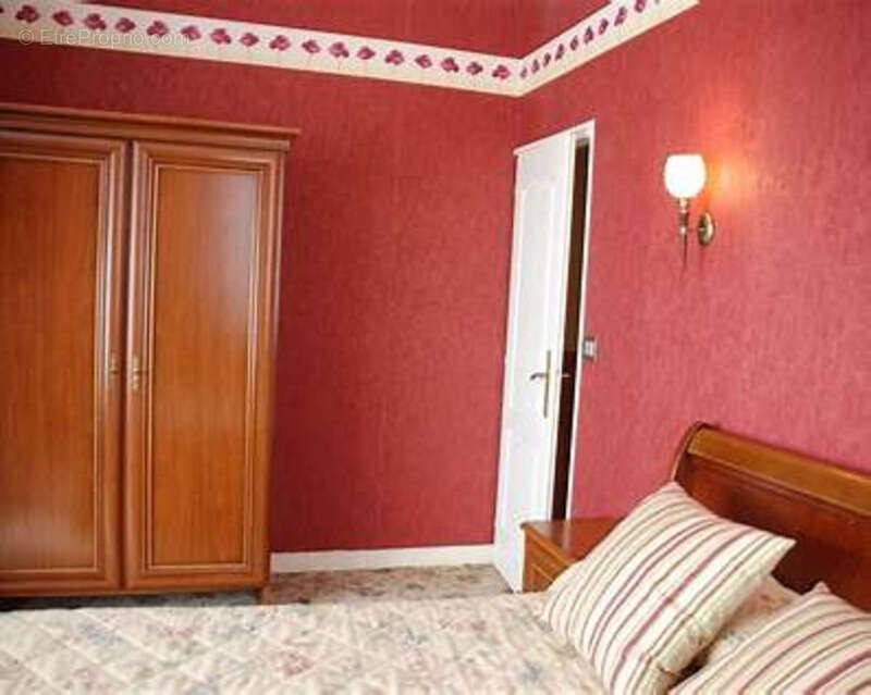 Commerce à MONTRICHARD