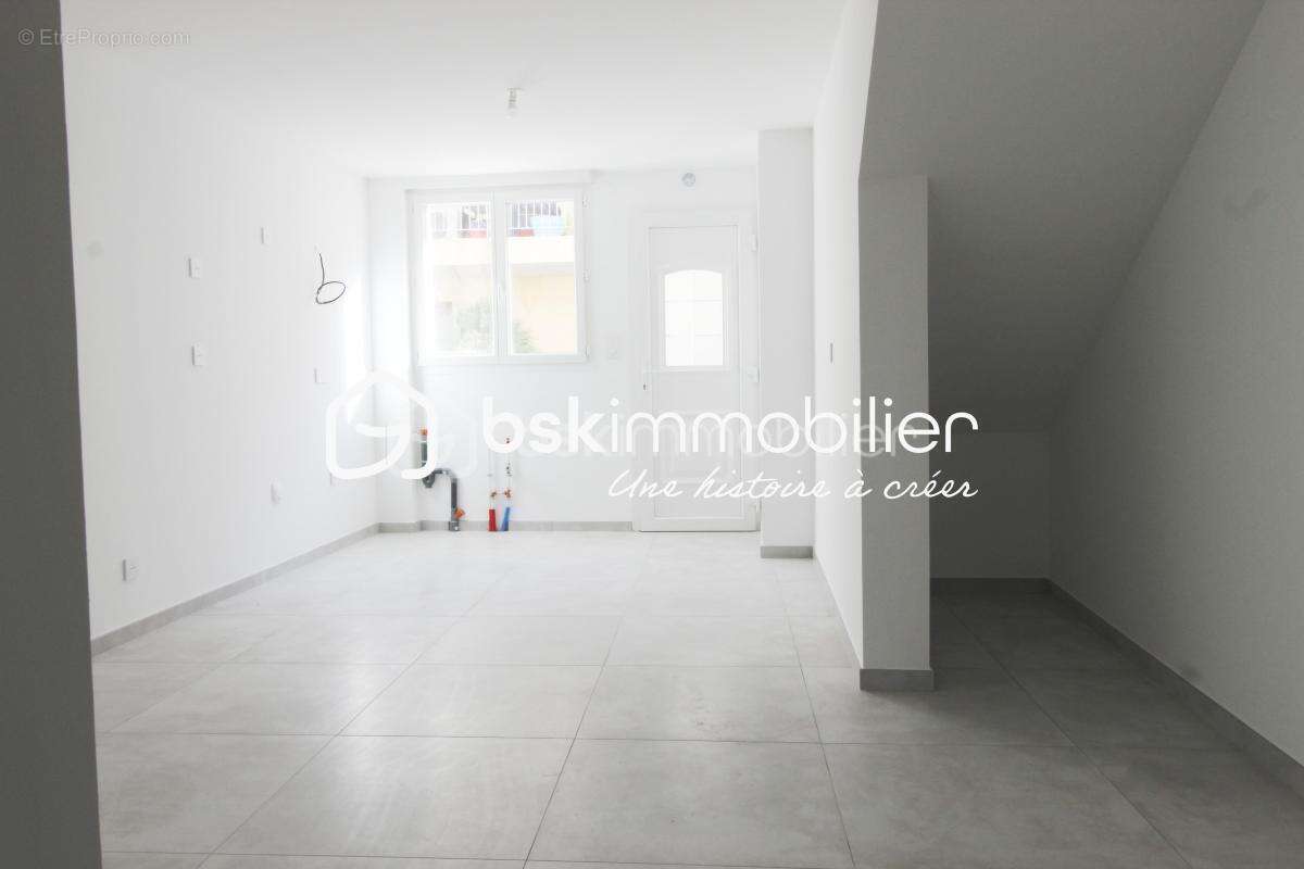 Appartement à LA CRAU