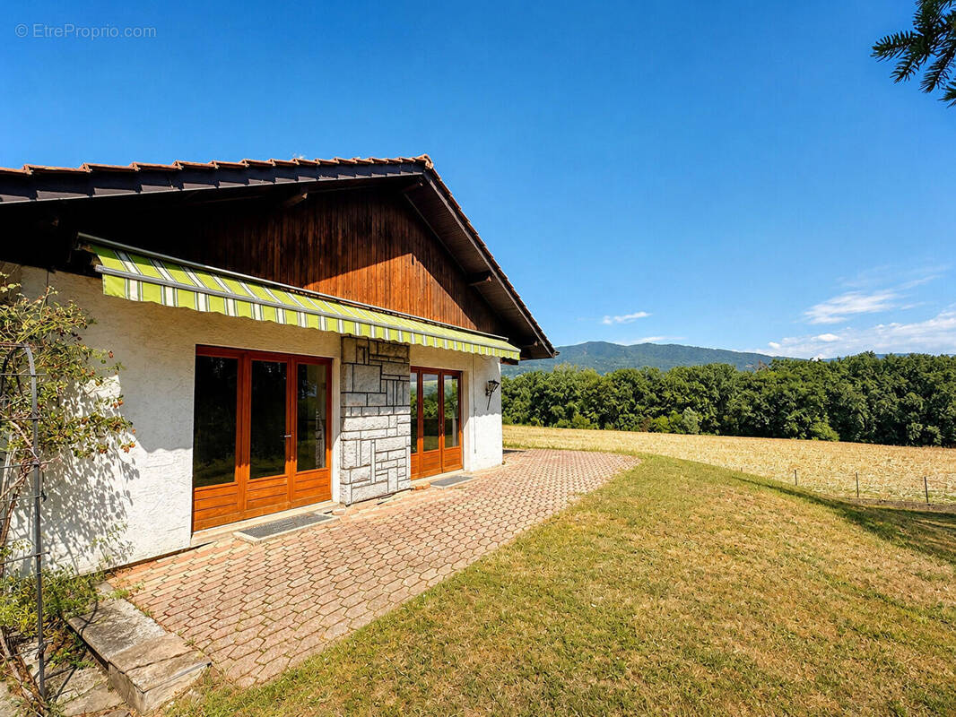 Maison à VETRAZ-MONTHOUX