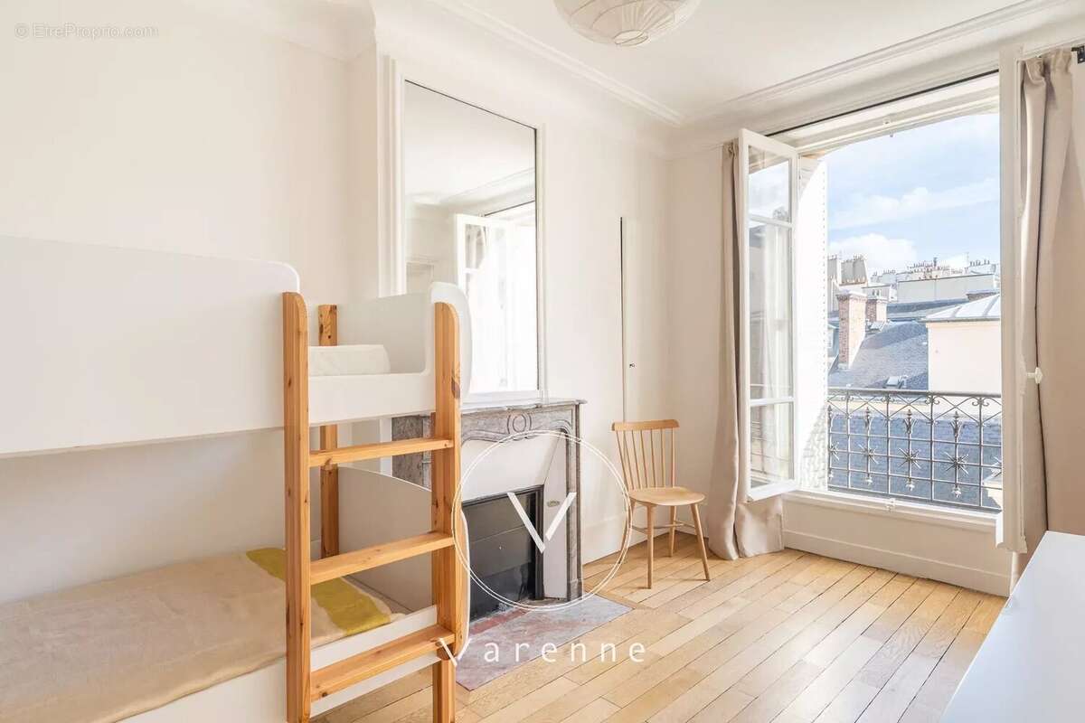 Appartement à PARIS-7E