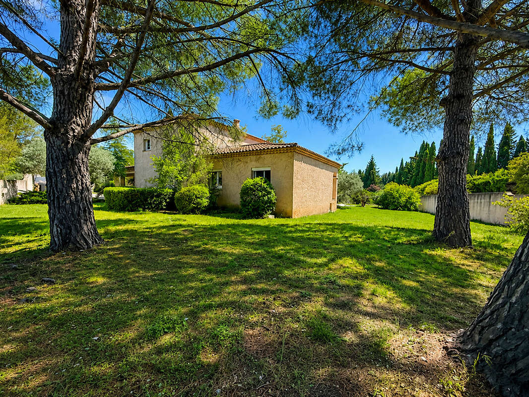 Maison à SAINT-CLEMENT-DE-RIVIERE