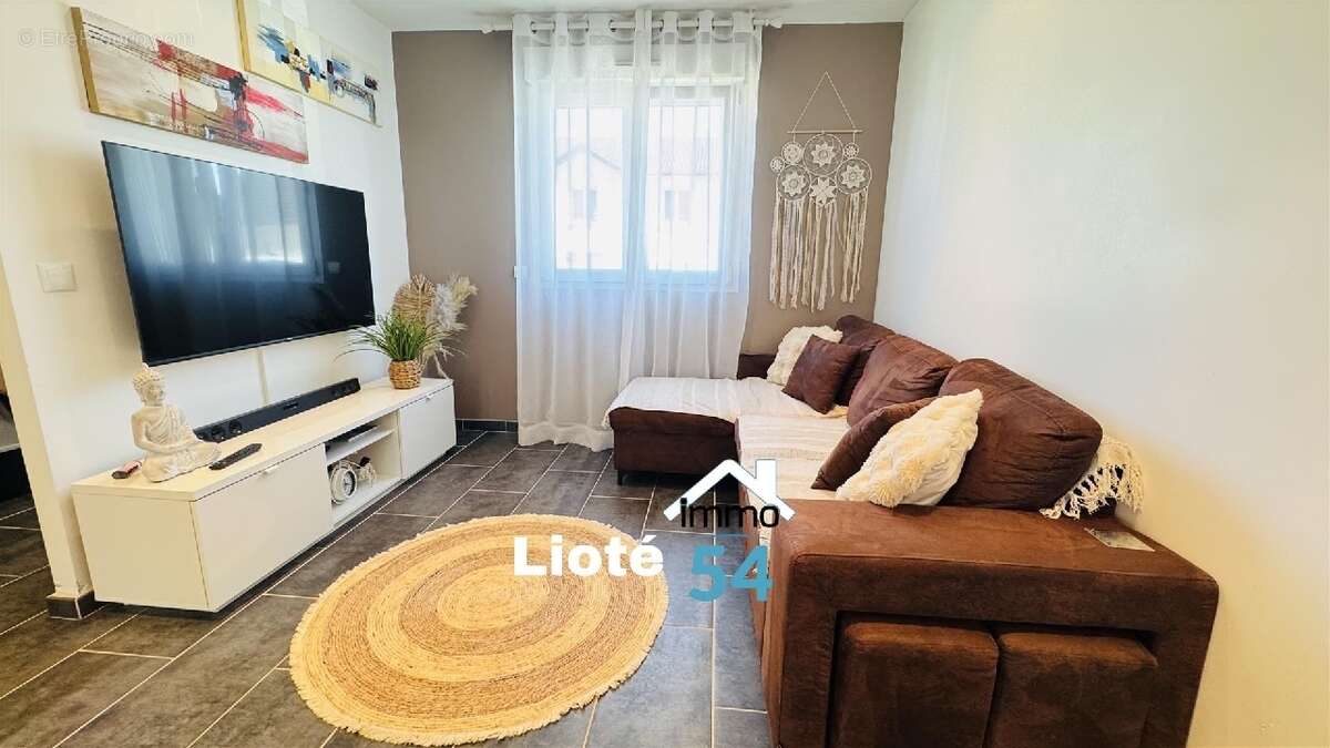 Maison à CREVECHAMPS