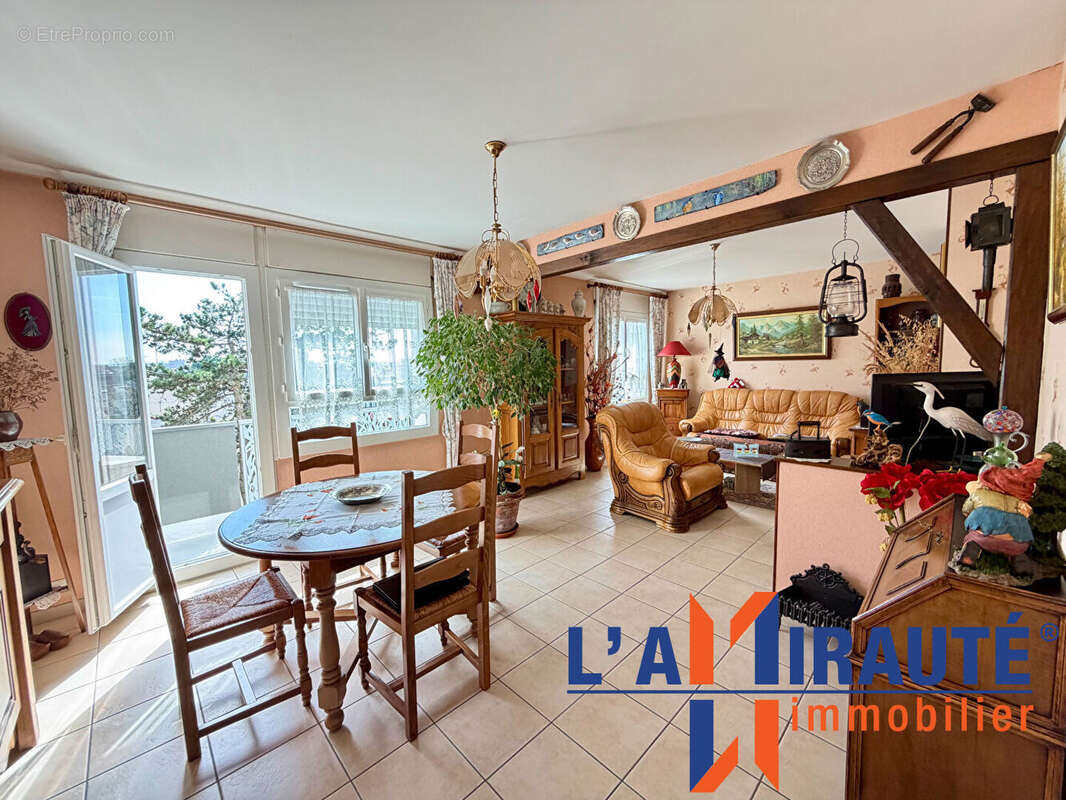 Appartement à SARTROUVILLE