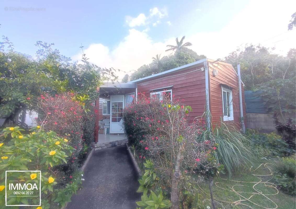 Terrain à SAINT-BENOIT