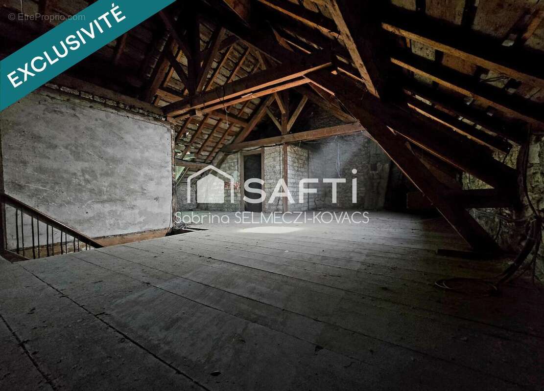 Photo 2 - Appartement à VIRIEU-LE-GRAND