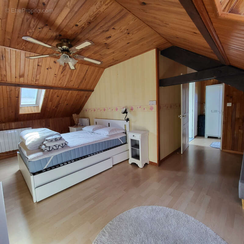 Appartement à RIOM-ES-MONTAGNES