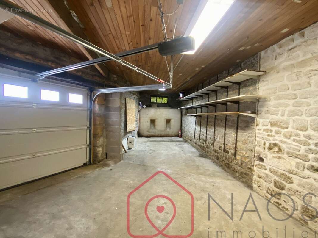 Maison de caractère en pierre de 191 m² - photo 15