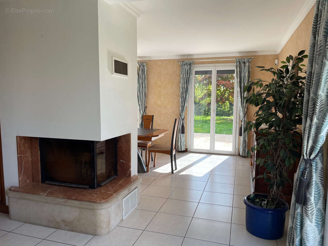 Maison à LESSARD-LE-NATIONAL