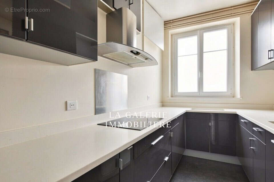 Appartement à PARIS-14E
