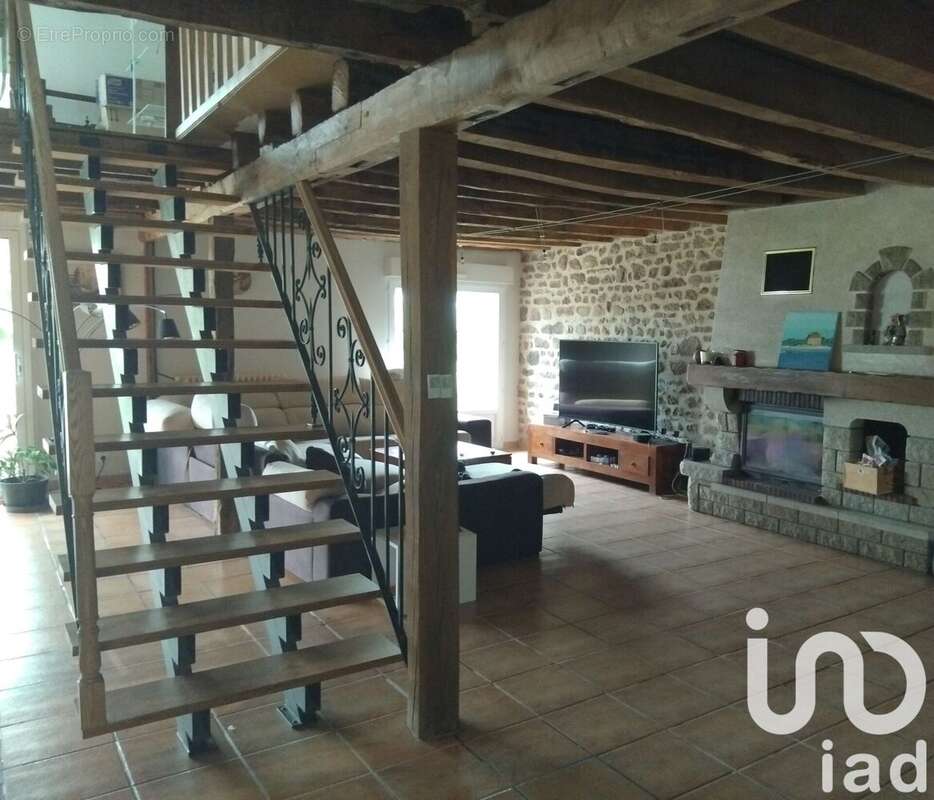 Photo 3 - Maison à SAINT-AGNANT-DE-VERSILLAT