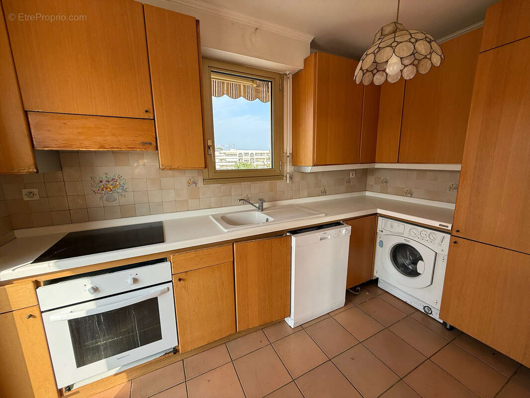 Appartement à SAINT-LAURENT-DU-VAR