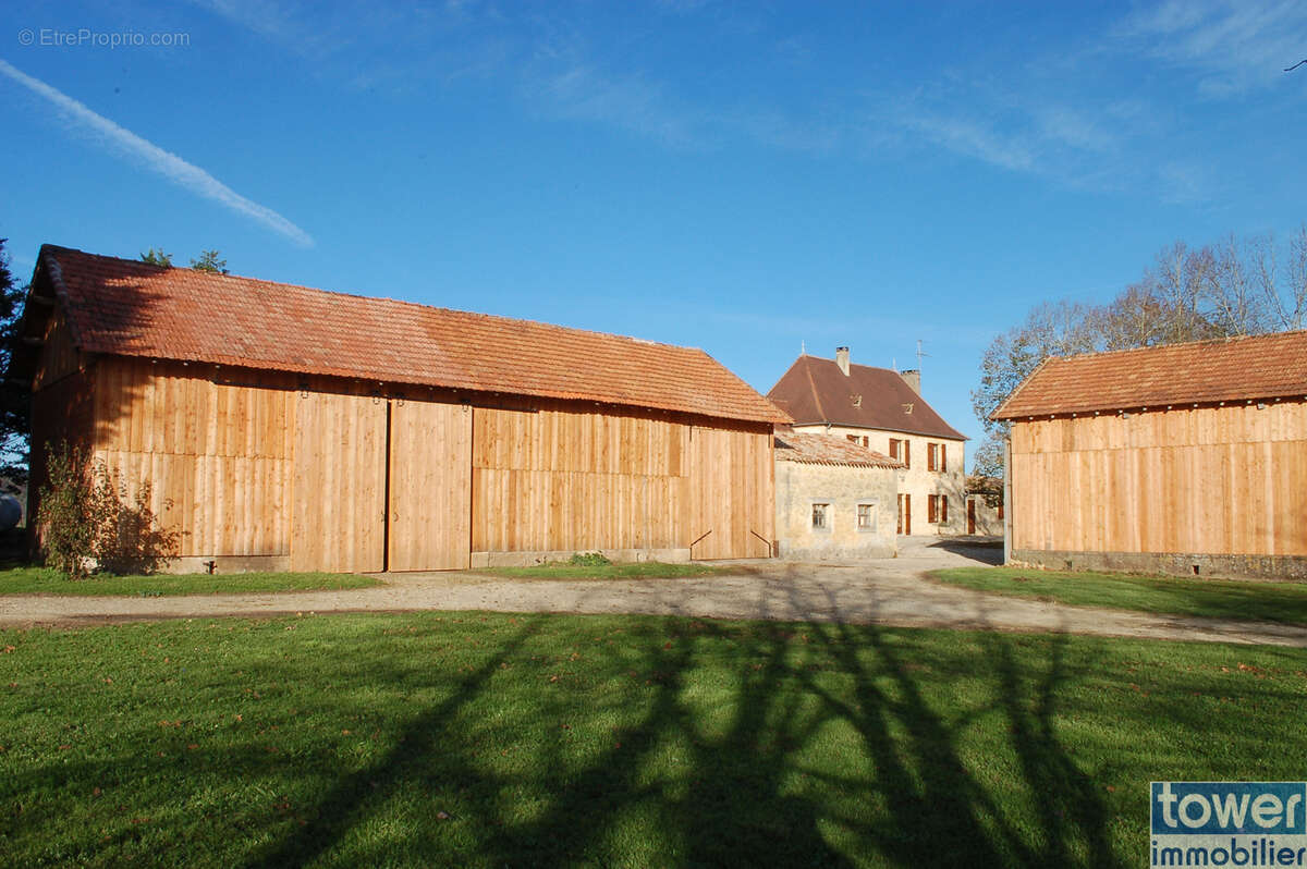 Proche Bergerac belle propriété de 4 hectares, demeure en pierre avec dépendances - photo 14