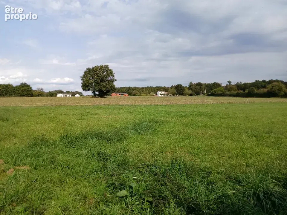 Photo Terrain à Tocane-Saint-Apre au prix de 37 100€