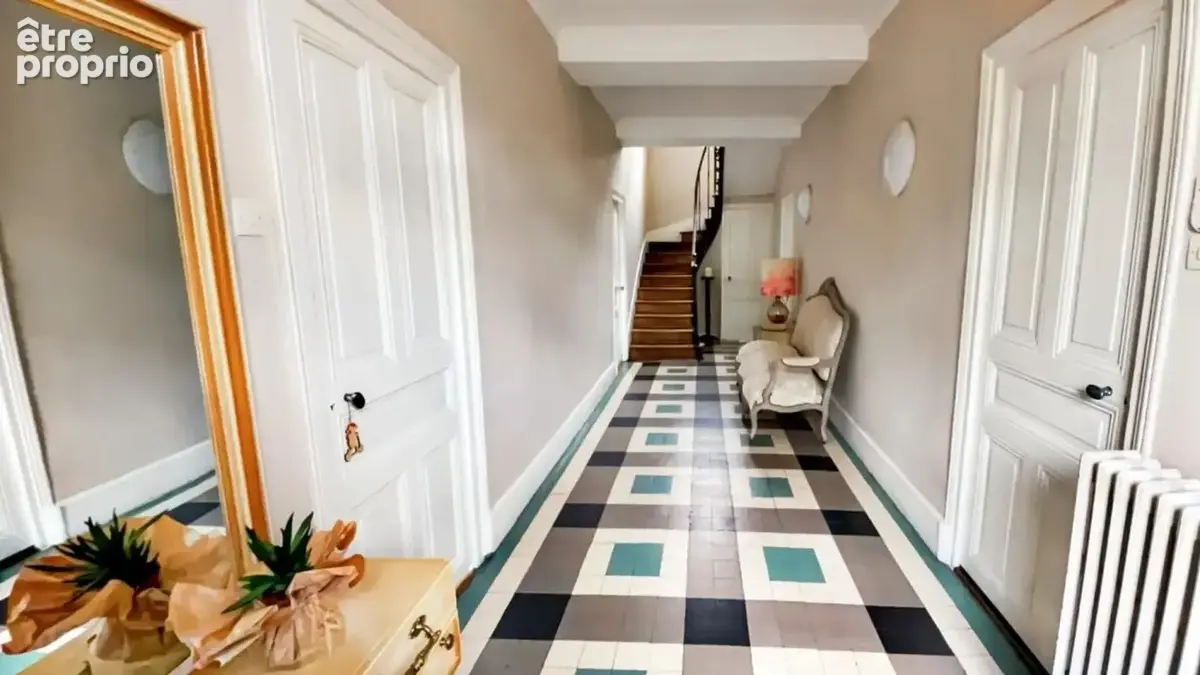 Maison de 9 pièces de 230m² en vente à Blanzy - Idéal pour les familles - photo 5