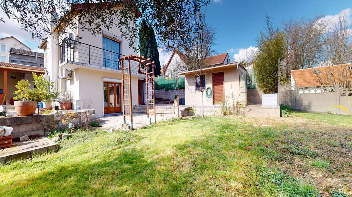 Maison à THIAIS