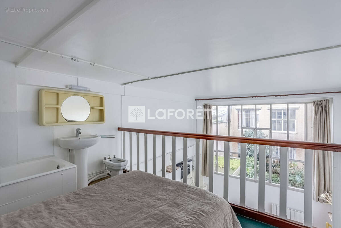 Appartement à PARIS-14E