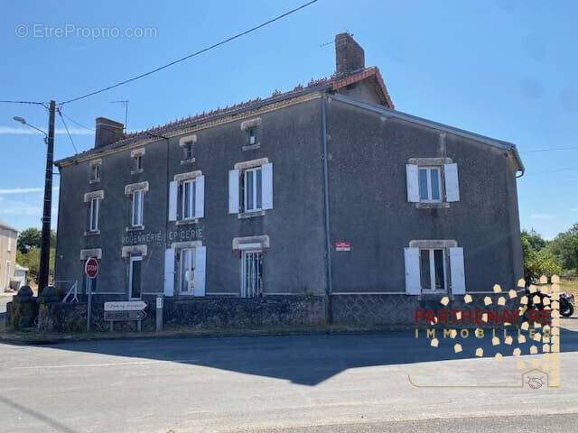 Maison à POUGNE-HERISSON