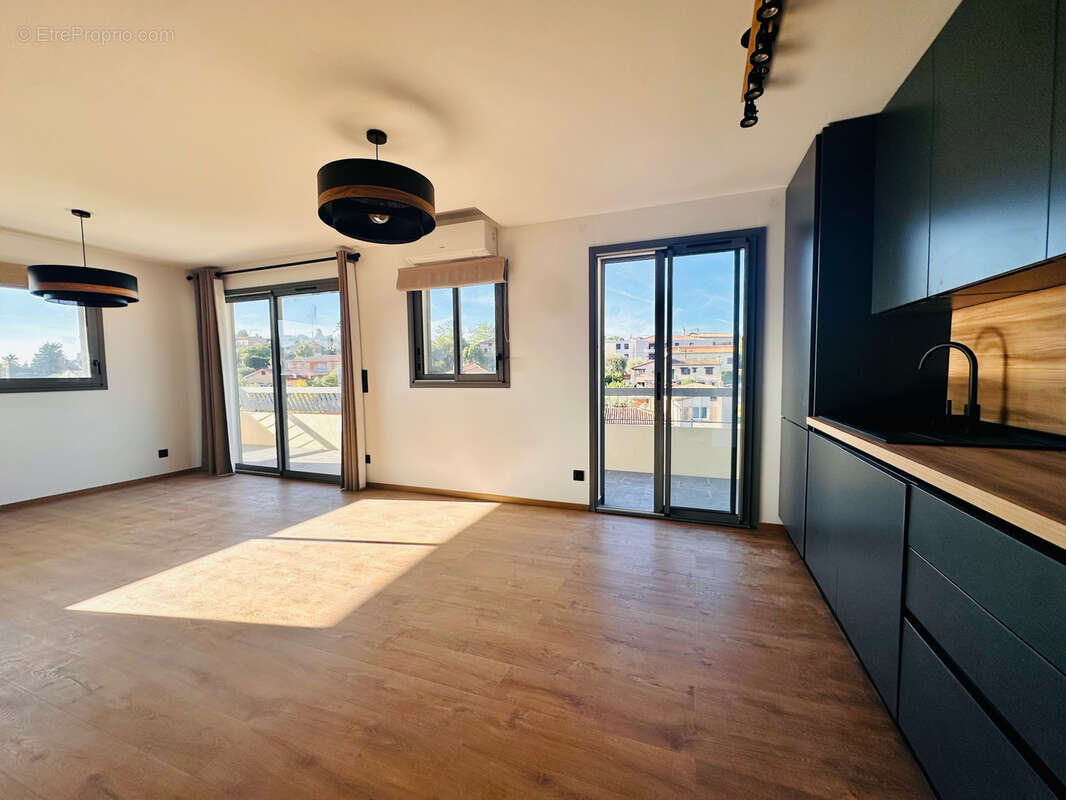 Appartement à VENCE