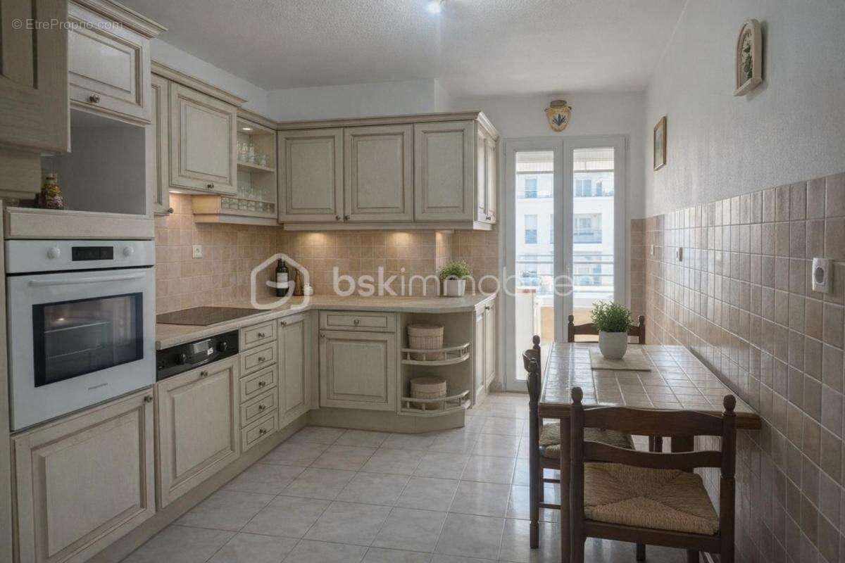 Appartement à SIX-FOURS-LES-PLAGES