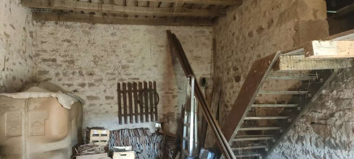 Maison à VENDENESSE-LES-CHAROLLES