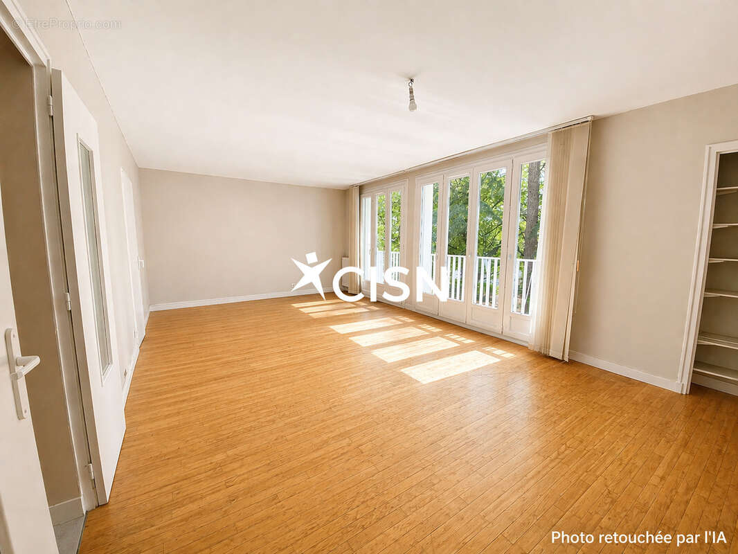 Chalâtres /Toutes Aides - T4 pièces 82 m2, pk privatif, cave, ascenseur - photo 2