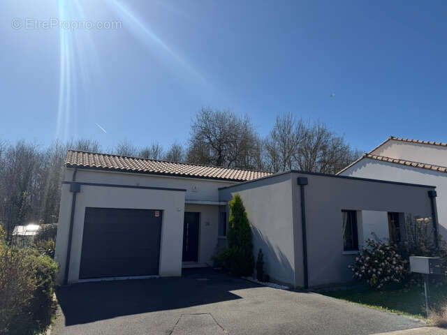 Maison à LE CELLIER