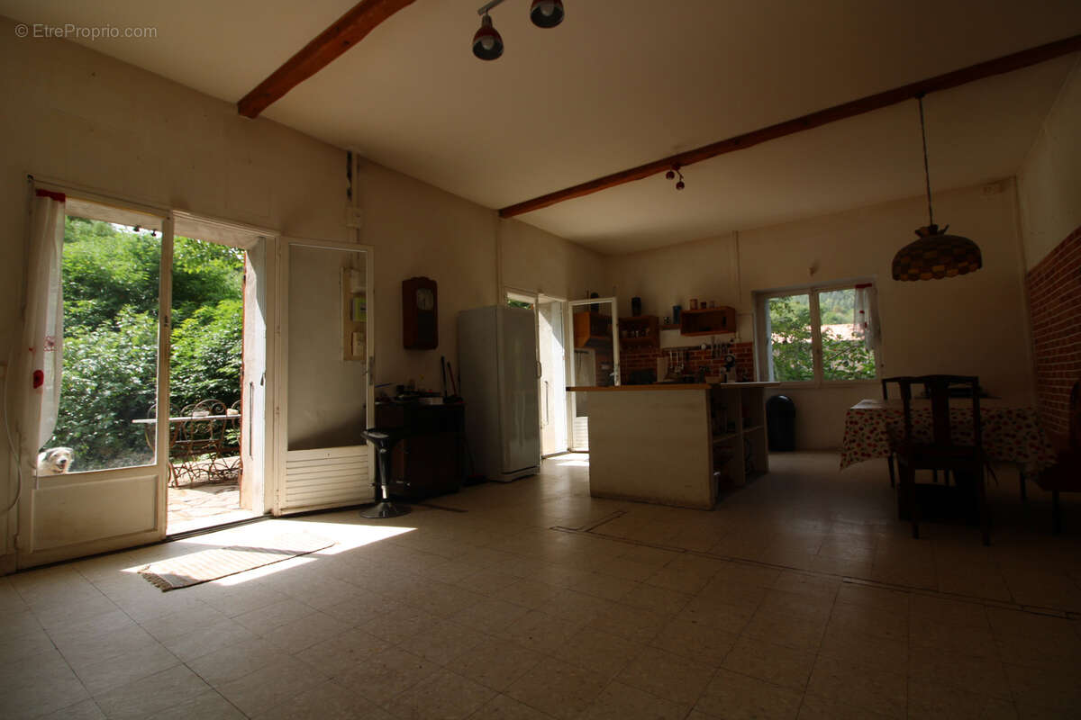 Maison de caractere d'un volume 333 m2  + dependance 86 m2. - photo 26