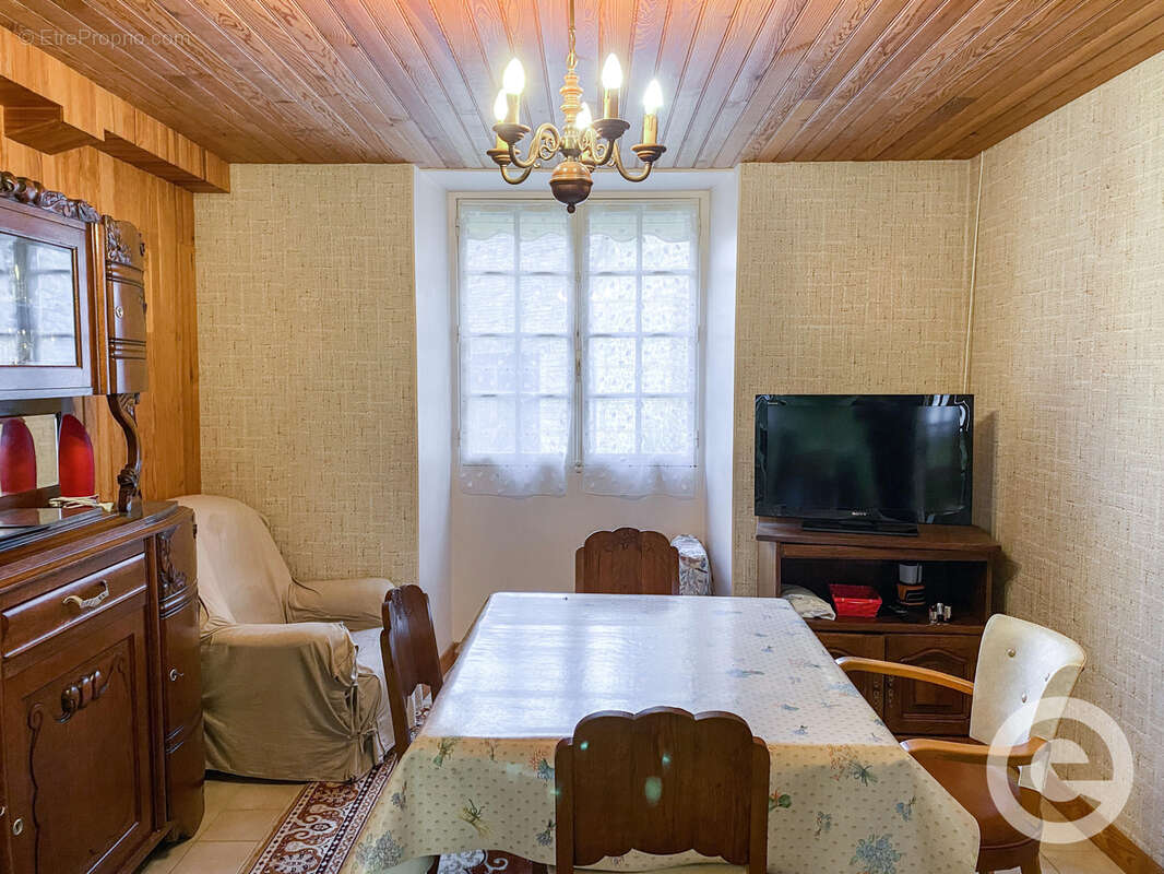Maison à VASSY