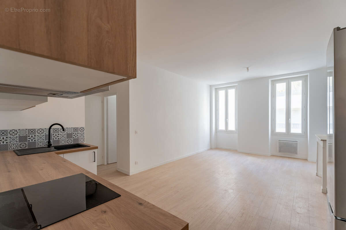 Appartement à MARSEILLE-5E
