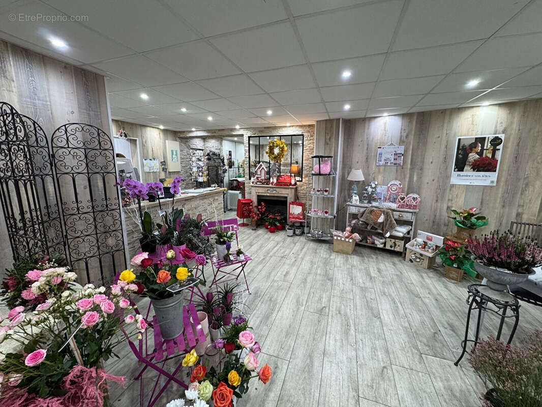 Commerce à PONT-HEBERT