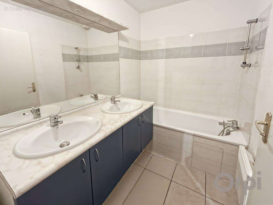 LECTOURE, non loin du centre ville, maison avec trois chambres, jardin et garage - photo 6