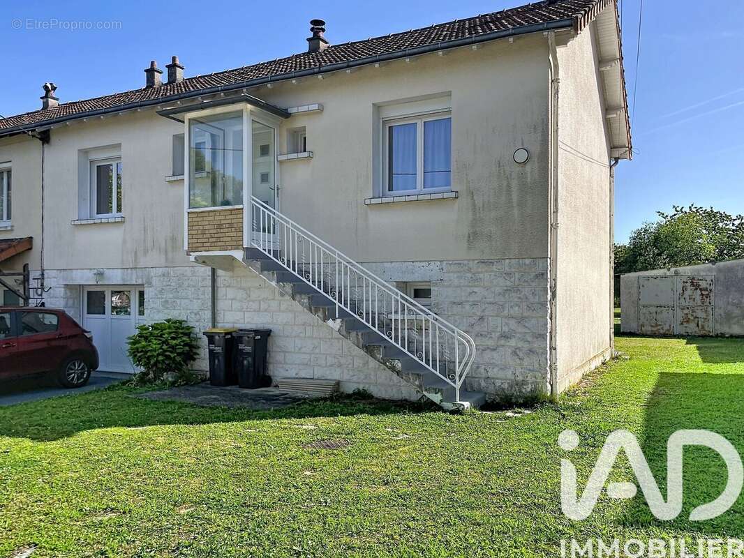 Photo 2 - Maison à CHATELLERAULT