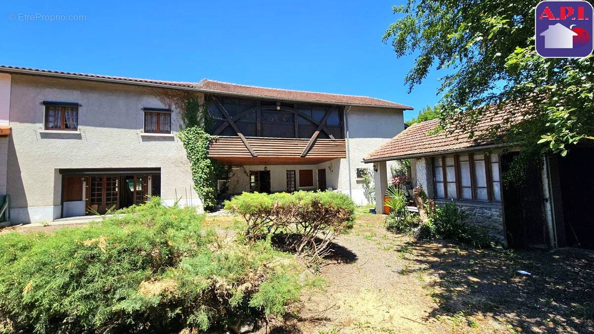Maison 159 m² à Loures-Barousse  - photo 1