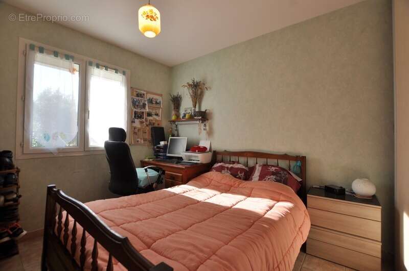 Maison à LAPEYROUSE-MORNAY