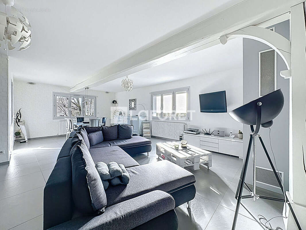 Maison à L'ABERGEMENT-CLEMENCIAT