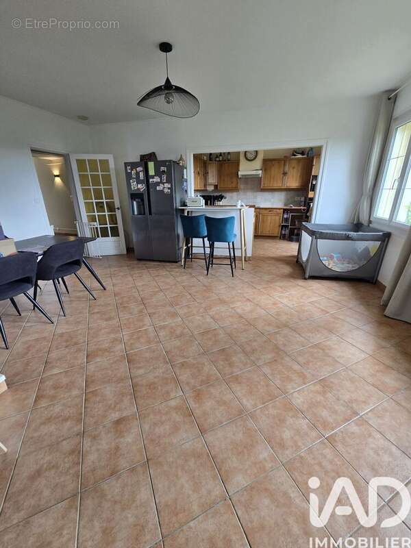 Maison 163 m² à Conde-En-Brie  - photo 4