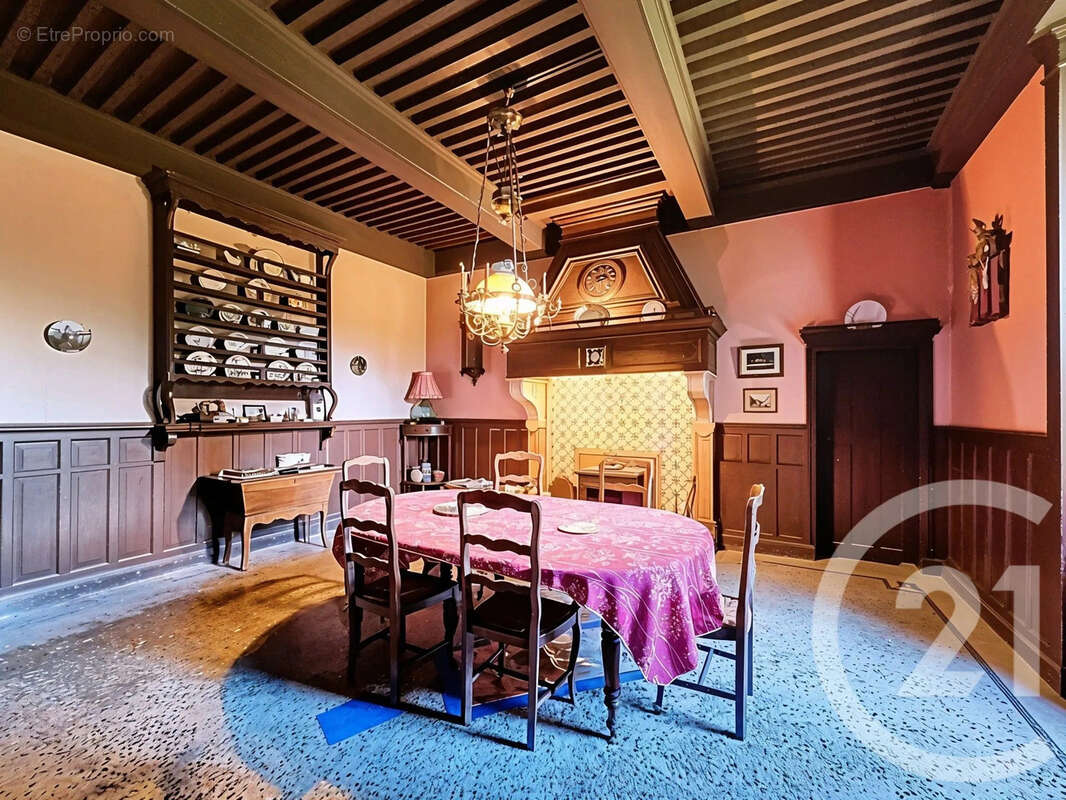 Maison à EYZIN-PINET