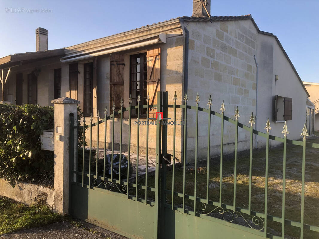 Maison à PAUILLAC
