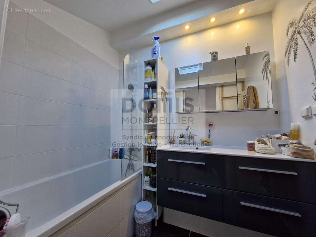 Maison à VIC-LA-GARDIOLE